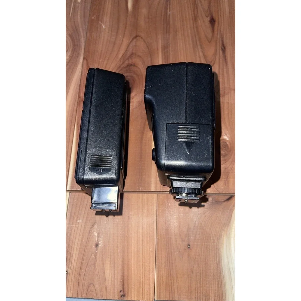 Nikon Speedlight SB-E Shoe Mount Flash & Yashica CS-201 FLash BUNDLE